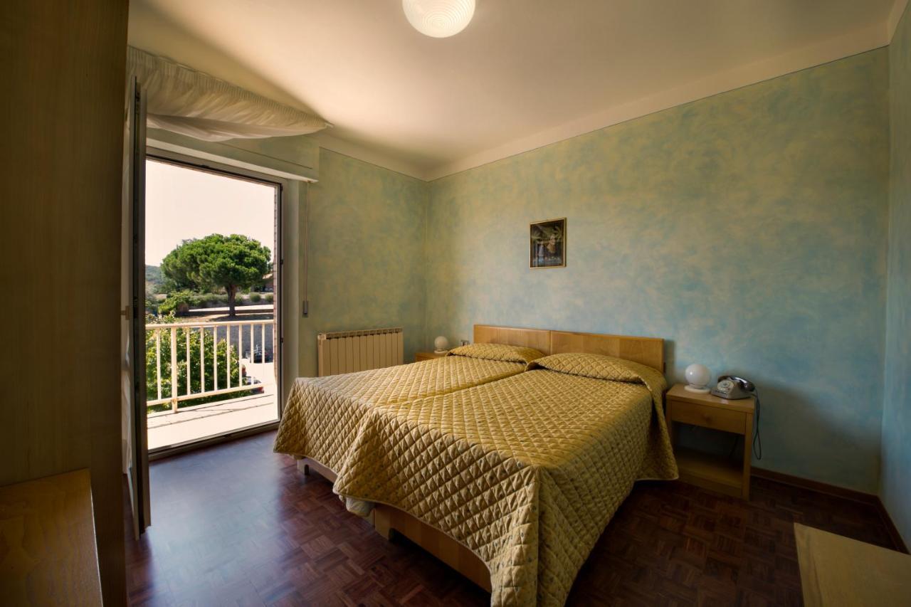 Di Hotel